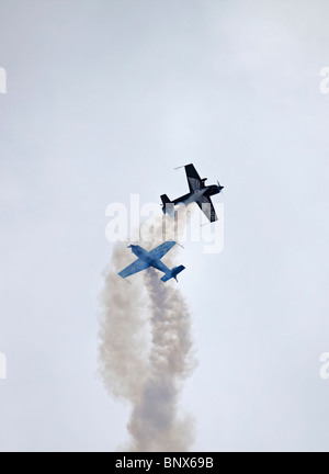Farnborough Lame extra 300 LPS acrobatici aerei del display Foto Stock