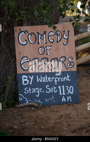 Comedy Of Errors segno a Latitude festival 2010,Henham Park, Suffolk, Inghilterra. Foto Stock