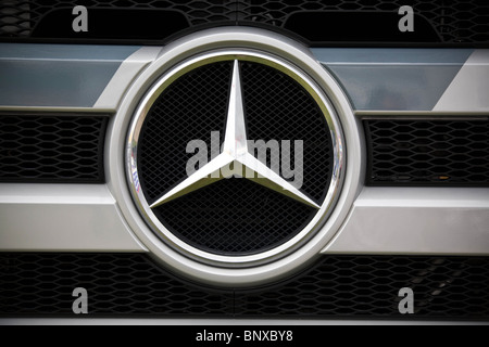 Mercedes Benz Logo Carrello Foto Stock
