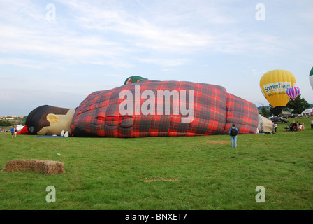 Colorate mongolfiere domenica 9 agosto a Bristol Balloon Fiesta 2009, England Regno Unito Foto Stock