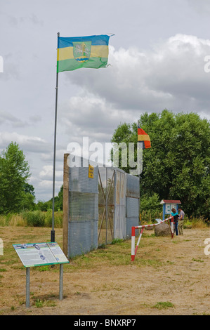 Ex ingresso Rüterberg, villaggio nella RDT completamente chiuso dal 1967 al 1989, Rüterberg, Dömitz, Germania Foto Stock