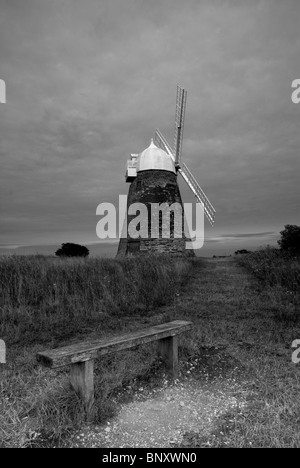 Immagine in bianco e nero di mulino a vento halnaker,west sussex Foto Stock