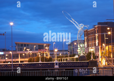 Il faro di speranza di una scultura in Belfast Irlanda del Nord Regno Unito. Foto Stock