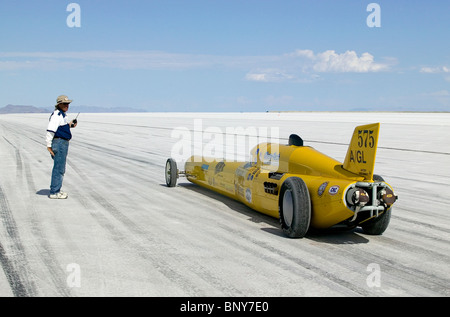 Record di velocità su terra auto sul sale start line Bonneville Speedway USA Utah Foto Stock