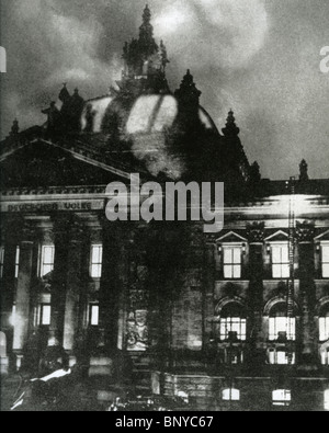 Incendio del Reichstag a Berlino il 27 febbraio 1933 Foto Stock