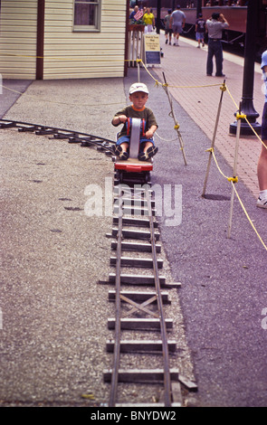 Strasburgo RR viaggiare attraverso country farm land paesaggi Foto Stock