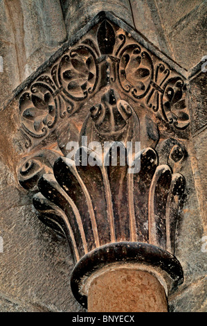 Spagna, Aragon: Capitale del portale romanico a la Iglesia di Santa Maria a Santa Cruz de los Seros Foto Stock