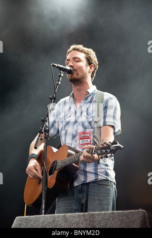 Frank Turner effettuando al Latitude festival, 17/07/2010,Henham Park, Suffolk, Inghilterra. Foto Stock