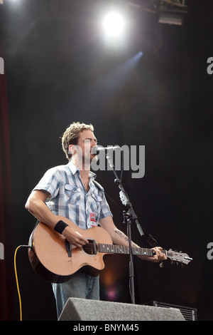 Frank Turner effettuando al Latitude festival, 17/07/2010,Henham Park, Suffolk, Inghilterra. Foto Stock