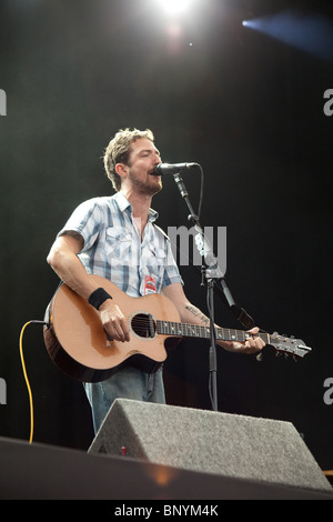 Frank Turner effettuando al Latitude festival, 17/07/2010,Henham Park, Suffolk, Inghilterra. Foto Stock