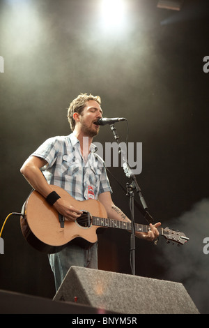 Frank Turner effettuando al Latitude festival, 17/07/2010,Henham Park, Suffolk, Inghilterra. Foto Stock