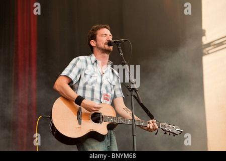 Frank Turner effettuando al Latitude festival, 17/07/2010,Henham Park, Suffolk, Inghilterra. Foto Stock