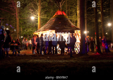 Bar nei boschi a Latitude festival 2010, Henham Park, Suffolk, Inghilterra. Foto Stock