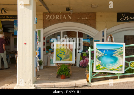 Negozio di arte al Kings Road archi, sulla spiaggia di Brighton Foto Stock