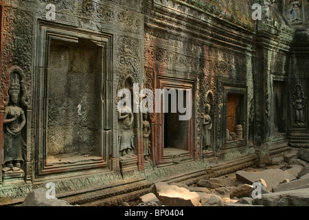 Rilievi all interno del tempio Ta Prohm Foto Stock