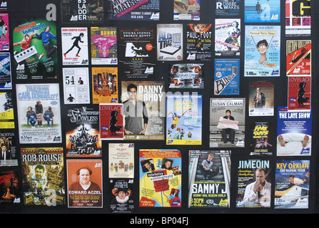 Edimburgo pubblicità FringePosters alcune delle centinaia di manifestazioni che si svolgono durante l annuale Edinburgh Fringe Festival. Foto Stock
