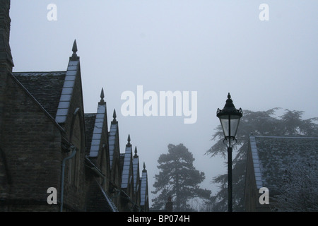 Tetti su frosty giorno Witney, Oxfordshire, Inghilterra Foto Stock