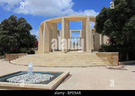 Monumento a noi il Presidente John F Kennedy, Kennedy Grove, Qawra Buġibba, Baia di Salina, St Paul Bay, Malta, Mediterraneo, Europa Foto Stock