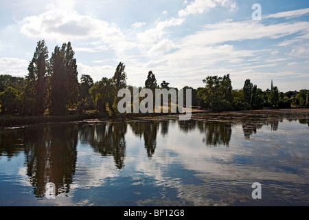 La Serpentina, Kensington Gardens, Londra, Inghilterra, Regno Unito Foto Stock