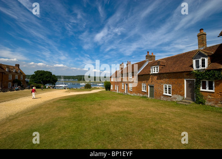 Costruttori navali cottages a scudi grandi hard beaulieu Foto Stock