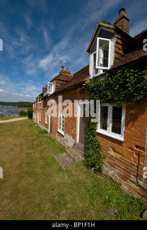 Costruttori navali cottages a scudi grandi hard beaulieu Foto Stock