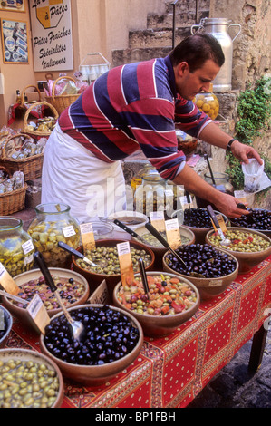 Francia Provenza Alpes-Cote-d'azur, Var (83), Saint Tropez, Marché aux Herbes square Foto Stock