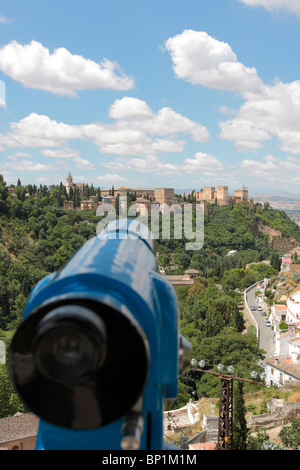 Vista della Alhambra dalle colline di Sacromonte a Granada Andalusia Spagna Europa Foto Stock