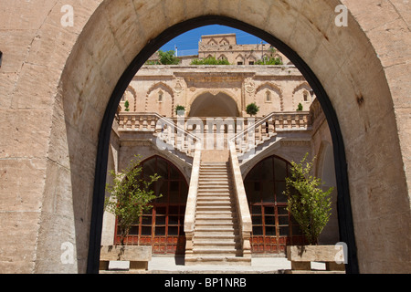 Ailesi Sahtana Evi Residence, utilizzato come un ufficio postale nella città vecchia, Mardin, Turchia Foto Stock