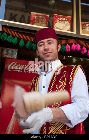 Dondurma o bagno turco gelato venditore in Mardin, Turchia Foto Stock