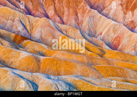Colline erose al di sotto di Zabriskie Point, Parco Nazionale della Valle della Morte. California Foto Stock