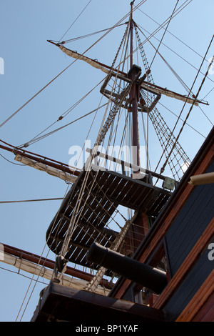 Square truccate nave 'Santisima Trindad' a fianco di Malaga quayside.Spagna Foto Stock