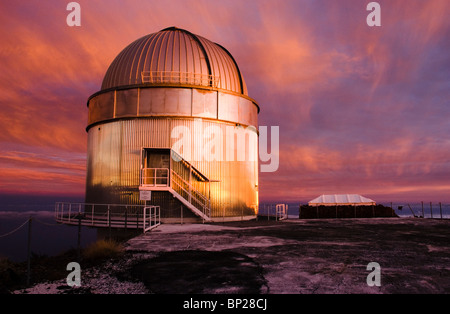 Il Nordic Optical Telescope, su una molto bella mattina. Foto Stock