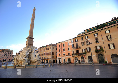 Italia, Roma, Piazza Navona la mattina presto Foto Stock