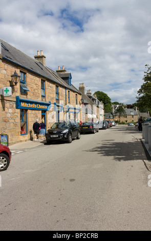 Main St, Dornoch, a nord est di highland scozzesi costa. Foto Stock