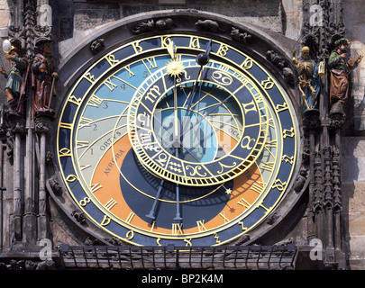 Gotico orologio astronomico di Praga Città Vecchia Repubblica Ceca Bohemia Foto Stock