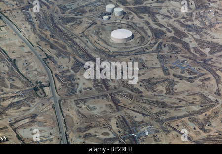 Vista aerea sopra il fiume Kern campo olio San Joaquin Valley Bakersfield California Foto Stock