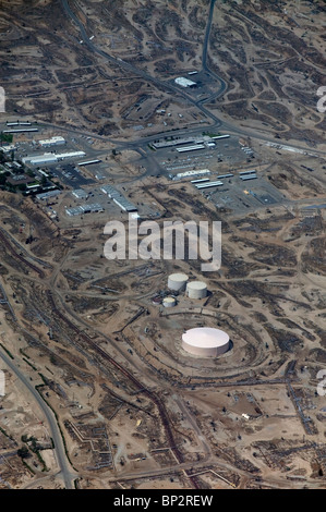 Vista aerea sopra il fiume Kern campo olio San Joaquin Valley Bakersfield California Foto Stock