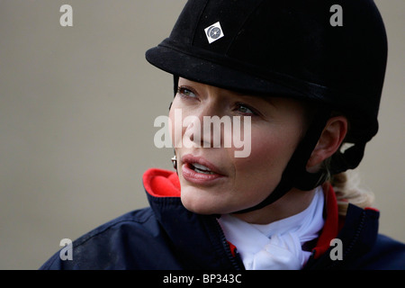 Jodie Kidd Show Jumping a Hickstead. Foto di James Boardman. Foto Stock