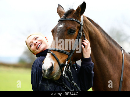 Jodie Kidd Show Jumping a Hickstead. Foto di James Boardman. Foto Stock