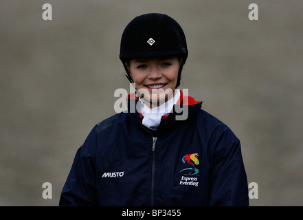 Jodie Kidd Show Jumping a Hickstead. Foto di James Boardman. Foto Stock