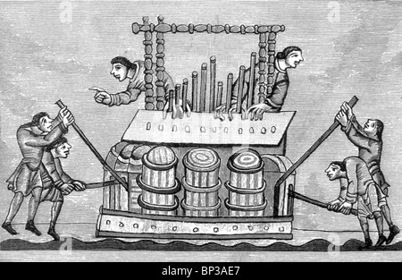 Bianco e Nero illustrazione; un organo del XII secolo; sorgente; il Trinity College di Cambridge rullo 17 Foto Stock