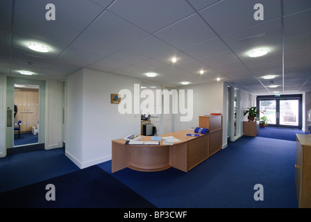 Roman Way Scuola Primaria Andover reception con bassa alta reception per disabili Accesso per sedia a rotelle Foto Stock