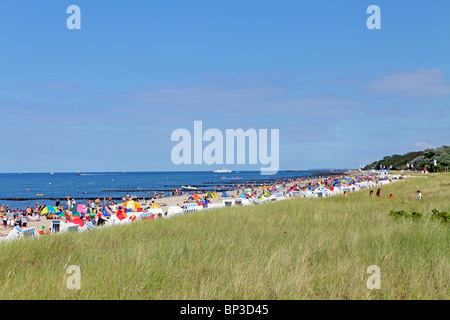 Spiaggia di sabbia presso il Baltic Resort Kuehlungsborn, Meclemburgo-Pomerania Occidentale, Germania Foto Stock