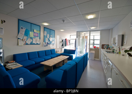 Roman Way Scuola Primaria Andover insegnanti sala comune Foto Stock