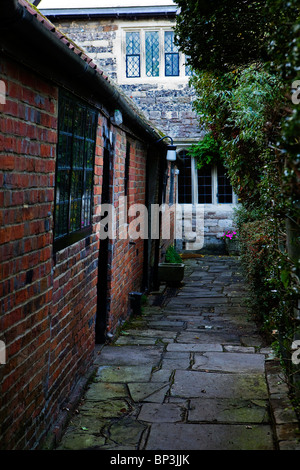 Vecchia entrata posteriore al sacerdote House Museum di Wimborne, Dorset Foto Stock