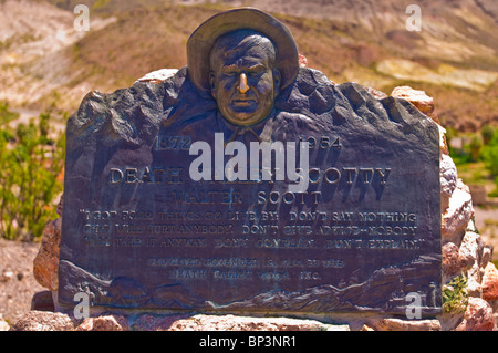 Tomba di Walter Scott (Death Valley Scotty), Scottys Castello, Parco Nazionale della Valle della Morte. California Foto Stock