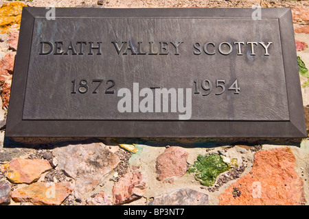 Tomba di Walter Scott (Death Valley Scotty), Scottys Castello, Parco Nazionale della Valle della Morte. California Foto Stock