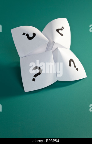 Carta Fortune Teller,nozione di incertezza Foto Stock