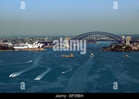 Vista aerea del porto di Sydney con un ponte Opera House e Fort Denison Sydney NSW Australia Foto Stock