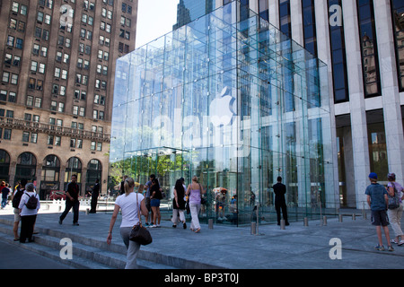 Apple Store sulla Quinta Avenue di New York City Foto Stock